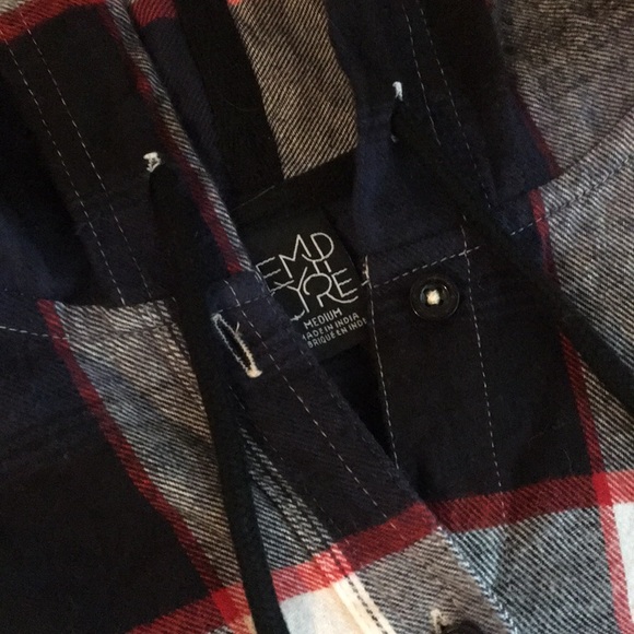 Women’s Medium Empyre Hooded Button Down Flannel - Picture 3 of 5